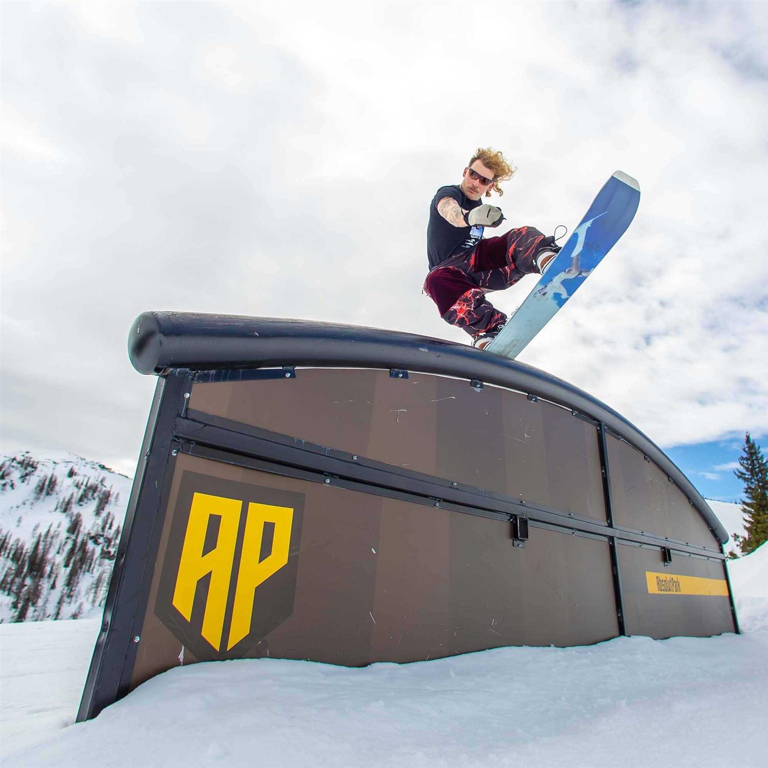 Bataleon Beyond Medals Snowboard 2024 - Image 4