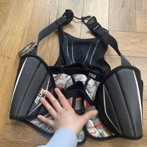 STX Stallion Starter 200 on Stallion 6000 Complete Attack Lacrosse Stick - Image 4